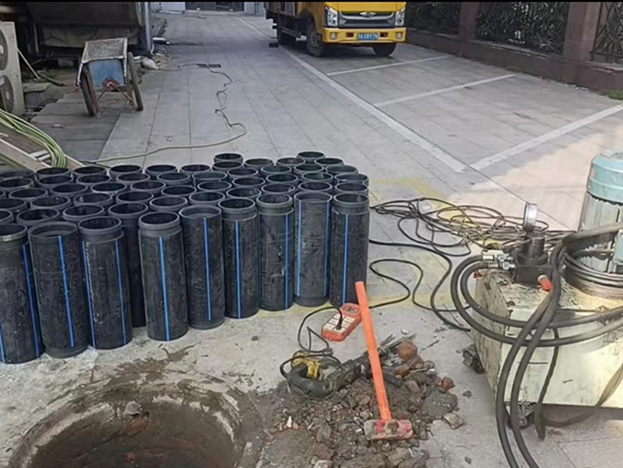 安新PE置换管厂家 DN315置换管 非开挖管短管置换